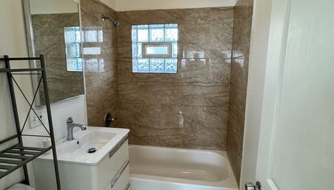 1748 N Austin Avenue