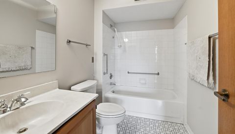 1425 W 28th Street W