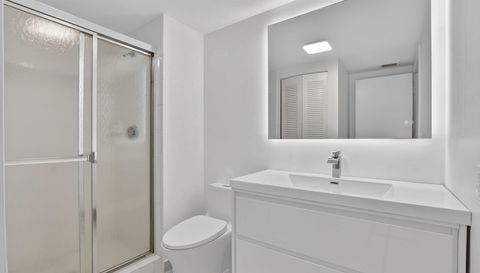 9272 Vista Del Lago