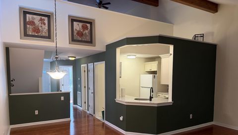 504 Carriage Dr