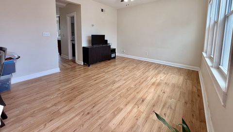 5044 W 31st Place