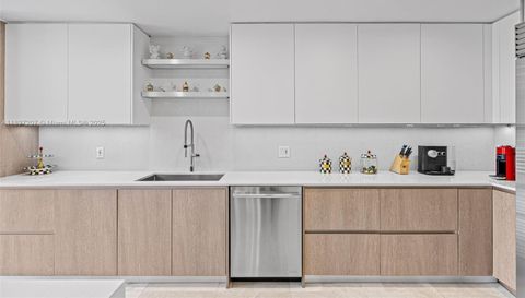 6124 Paradise Point Dr