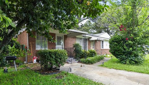 441 Sarah Dr