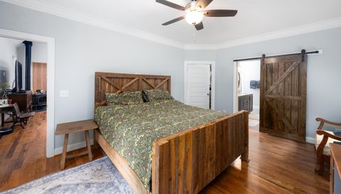 698 Maple Springs Ln