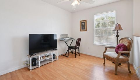 106 Woodbury Pines Cir