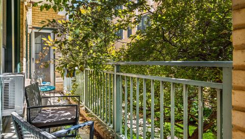 4320 N Clarendon Ave