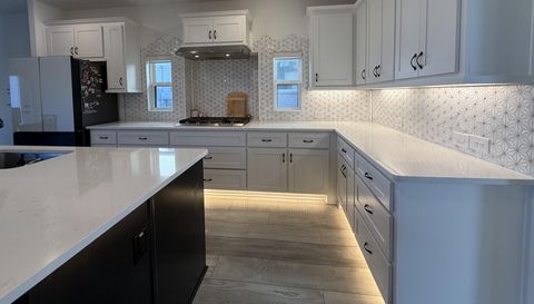 2832 Fountain Park Dr