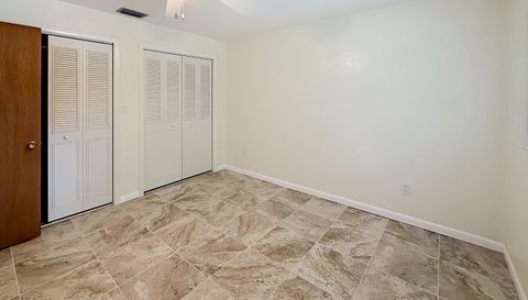 3944 NW 40th Ct