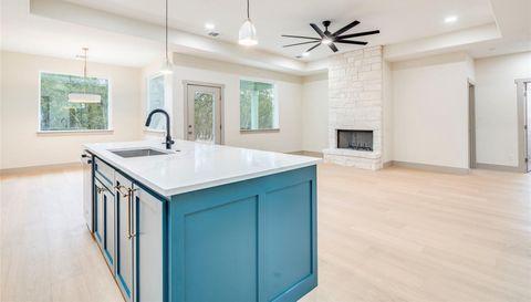 8 Huisache LN