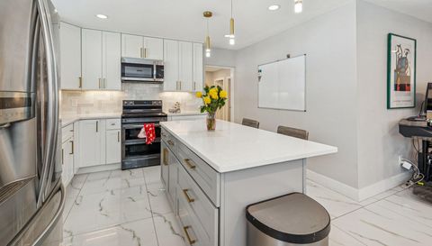 1102 E River Cove St