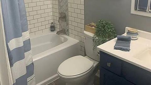 2428 Rolling Hill Dr