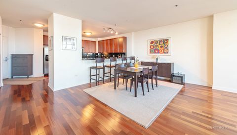 1600 S Prairie Avenue