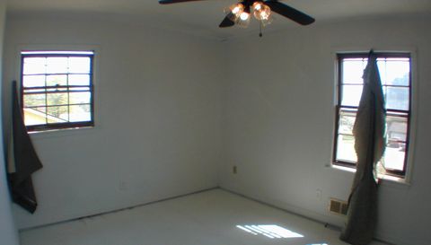 3417 Creekwood Dr SE