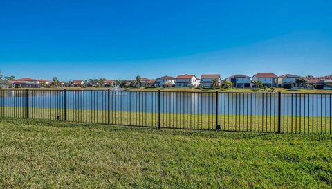 10481 ROYAL CYPRESS WAY