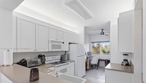 7765 Yardley Dr