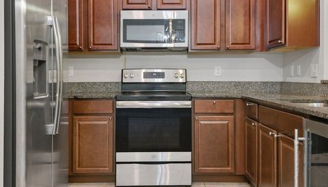 9754 Pembrooke Pines Dr