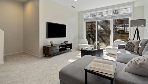 1642 W Julian Street