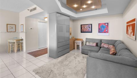 20281 E Country Club Dr