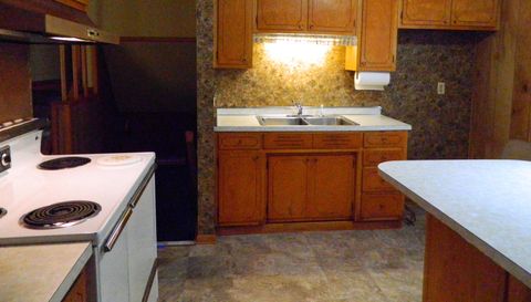 302 Mountain Gap Rd SE