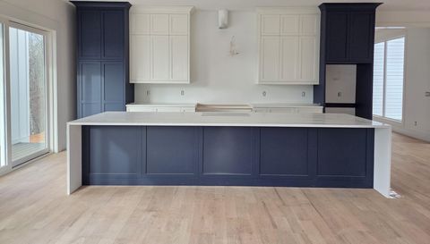 7048 Nichols Cove Dr