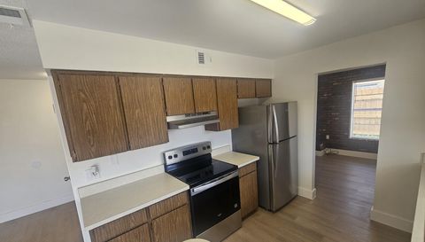 372 Imperial Dr