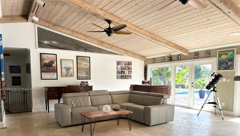 960 Bayberry Point Dr