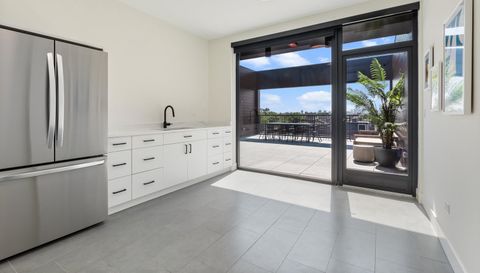 3140 N Clybourn Avenue