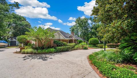 996 NW SCENIC LAKE DRIVE