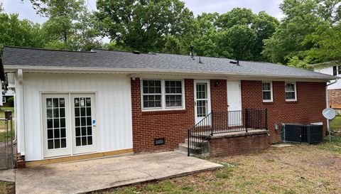 3911 Raintree Dr