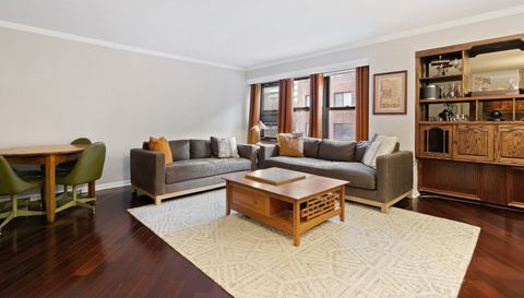 6118 N Sheridan Road