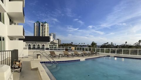 101 S Gulfstream Ave