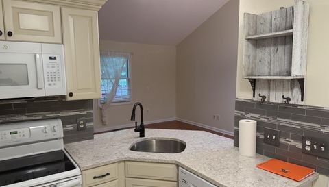 504 Carriage Dr