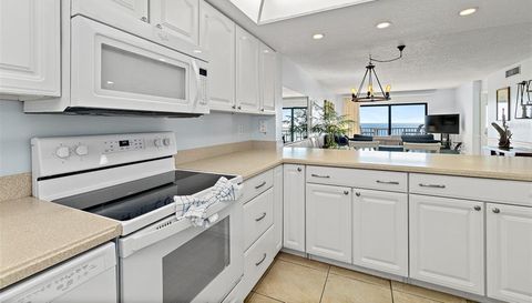 7520 RIDGEWOOD AVENUE