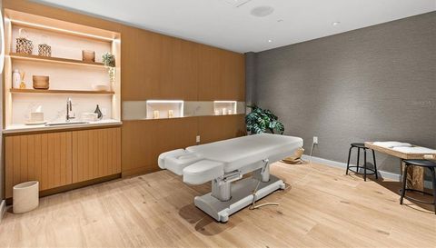 1020 SUNSET POINT ROAD