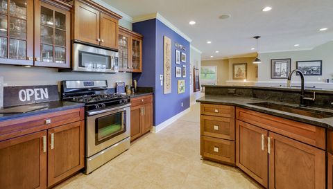 4209 N Oak Pointe Ct NE