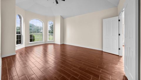 320 Woodland Oaks TRL