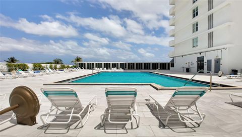 5601 Collins Ave