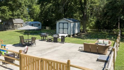 421 Catawba Cir N