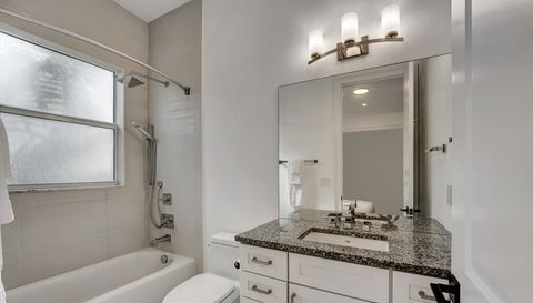 500 Ne Wavecrest Way