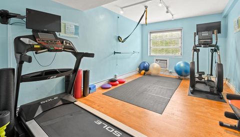 455 Australian Avenue