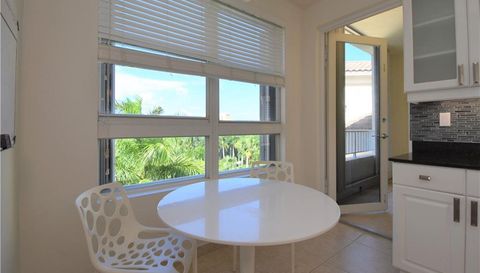707 Crandon Blvd