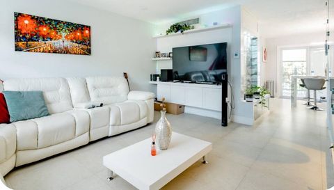 1305 W 53rd St APT 102