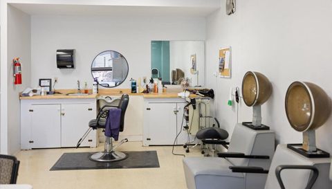 6615 Lake Shore Drive S