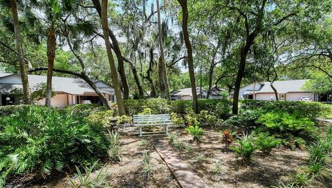 4635 Oak Forest