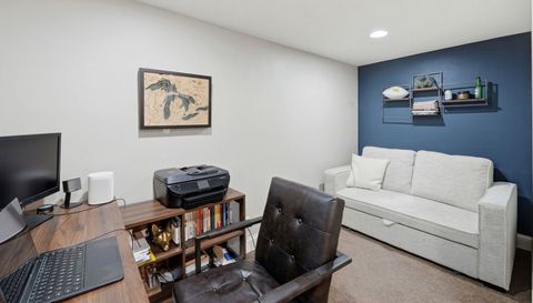 2142 N RACINE Avenue