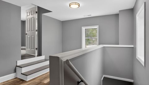 33 S Lake Terrace