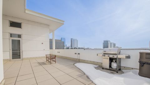 901 W Madison Street