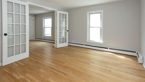 2815 Dupont Avenue S