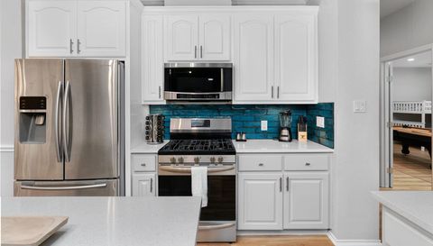 807 Clarence Bohls LN