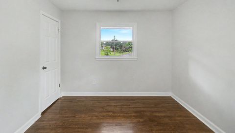 21 Nebo Dr